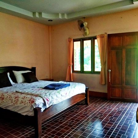 Suwantana Lanta Houses Ko Lanta エクステリア 写真