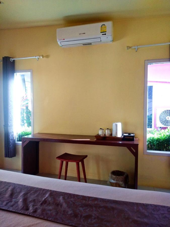Suwantana Lanta Houses Ko Lanta エクステリア 写真